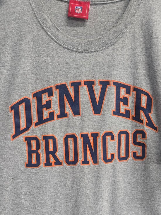 Vintage Denver Broncos NFL Licensed Men's Grey XL T-Shirt - Picture 2 of 10